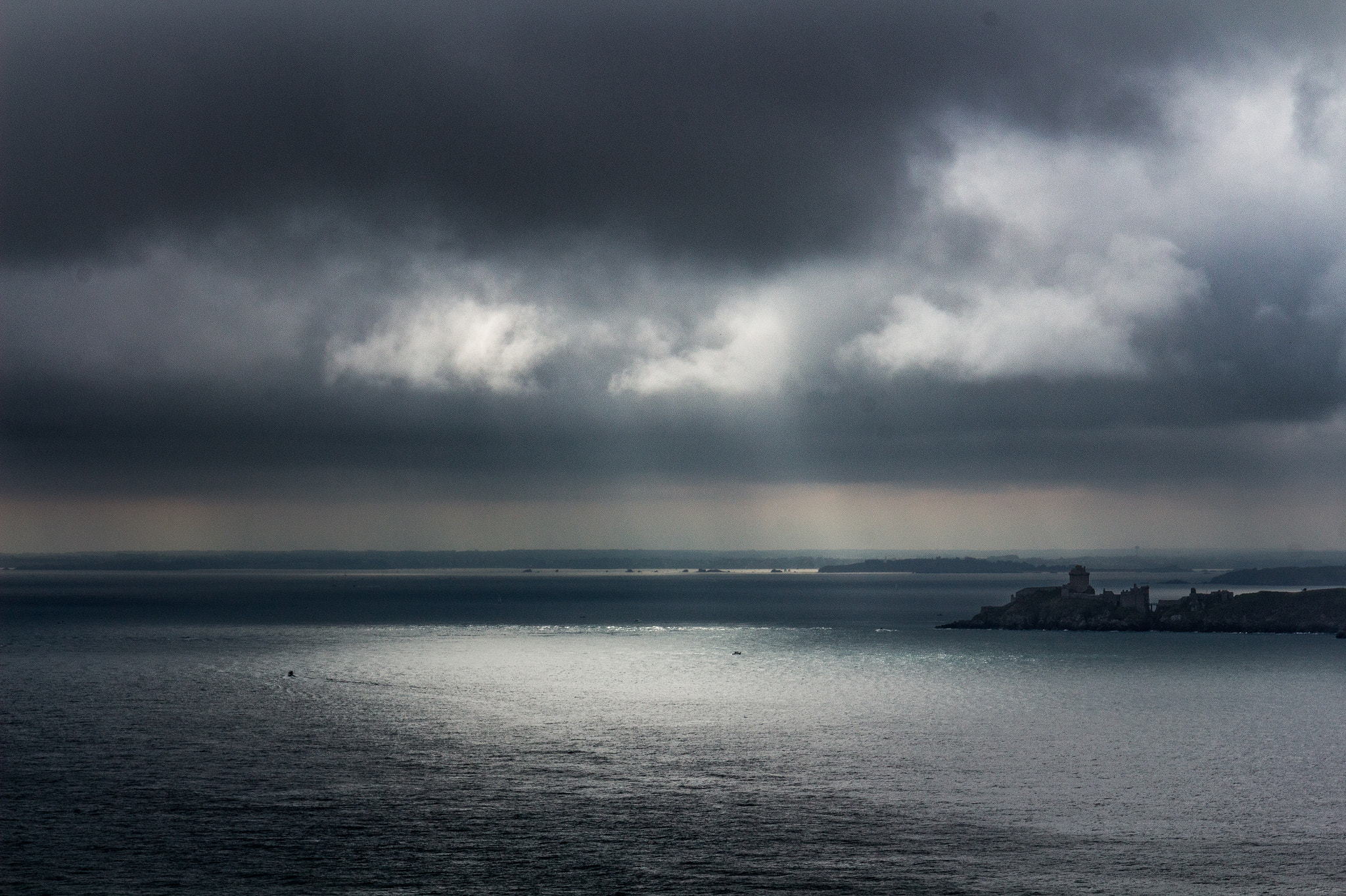 Canon EF 24-70mm F4L IS USM sample photo. A storm is going to come... photography