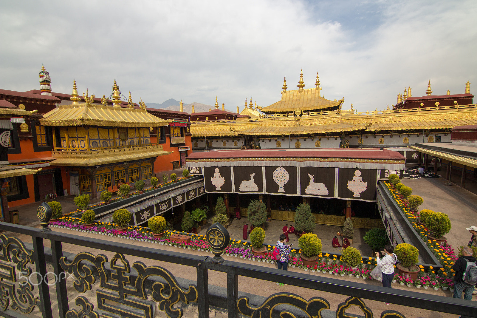Canon EOS 100D (EOS Rebel SL1 / EOS Kiss X7) sample photo. In jokhang monastry, lhasa, tibet photography
