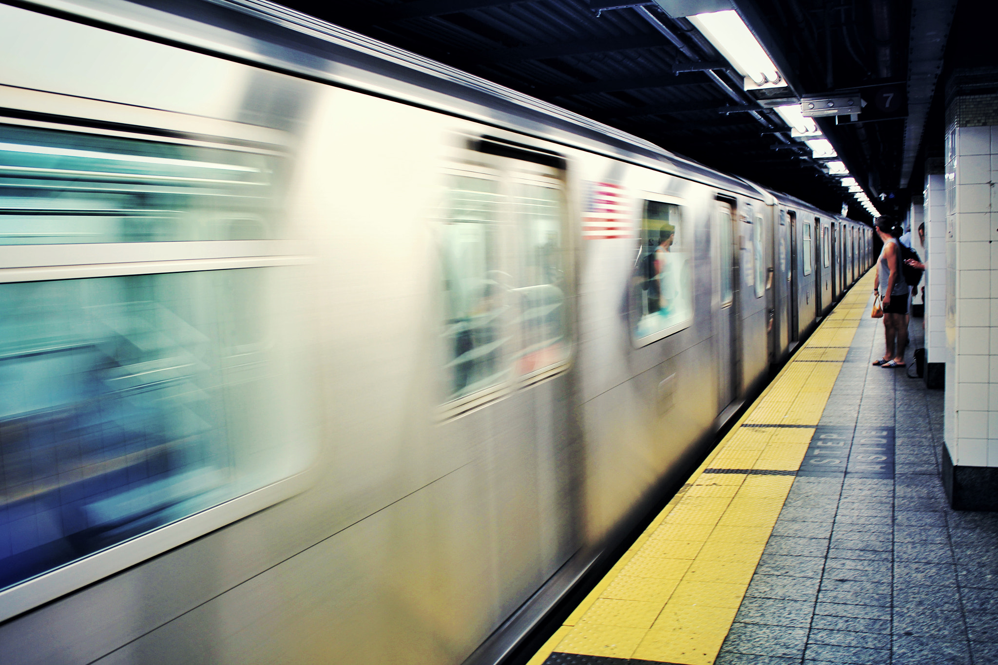 Canon EOS 60D + Canon EF-S 18-55mm F3.5-5.6 IS II sample photo. It's a whole city underground photography