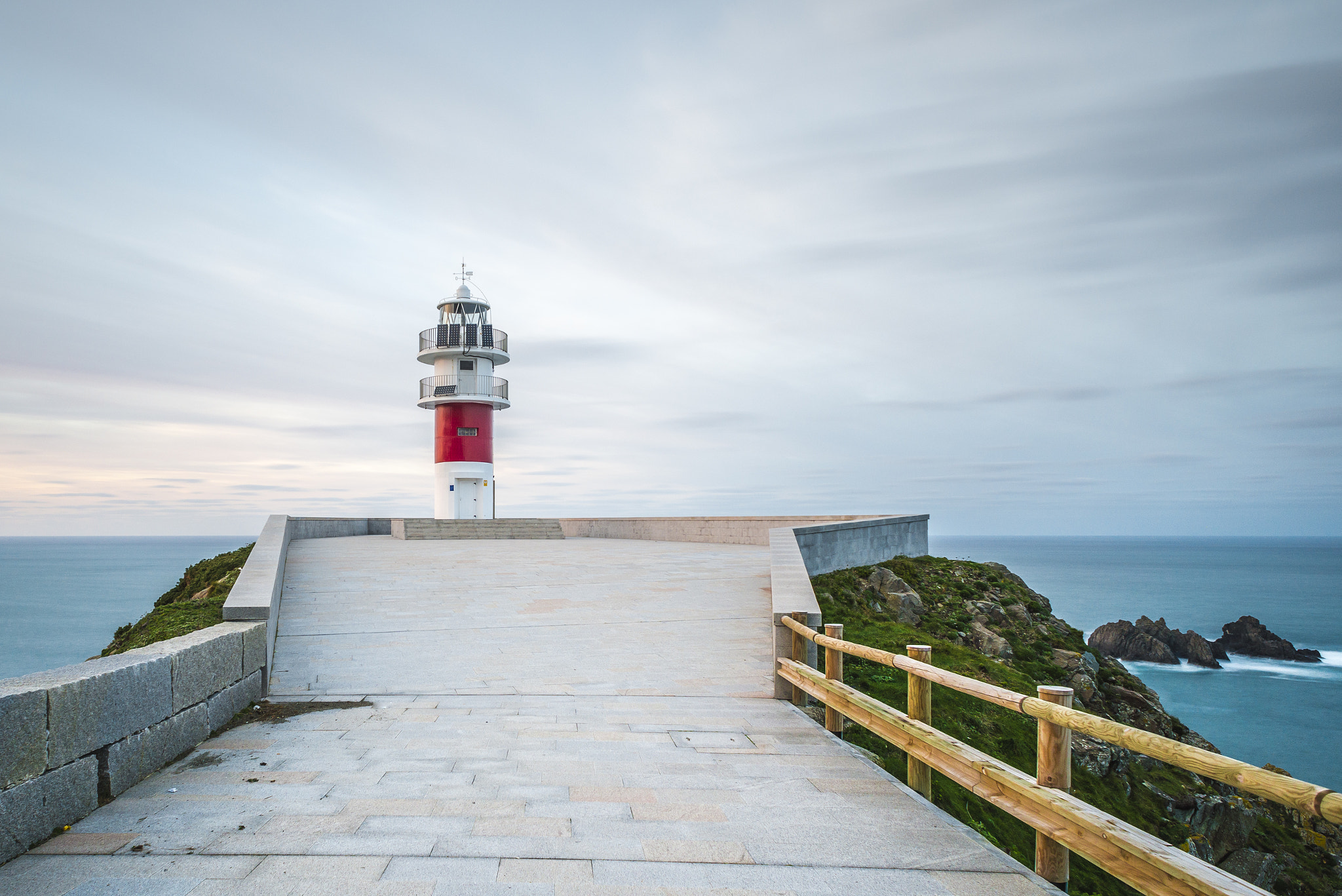 Nikon D610 + Nikon AF Nikkor 20mm F2.8D sample photo. Faro cabo ortegal photography