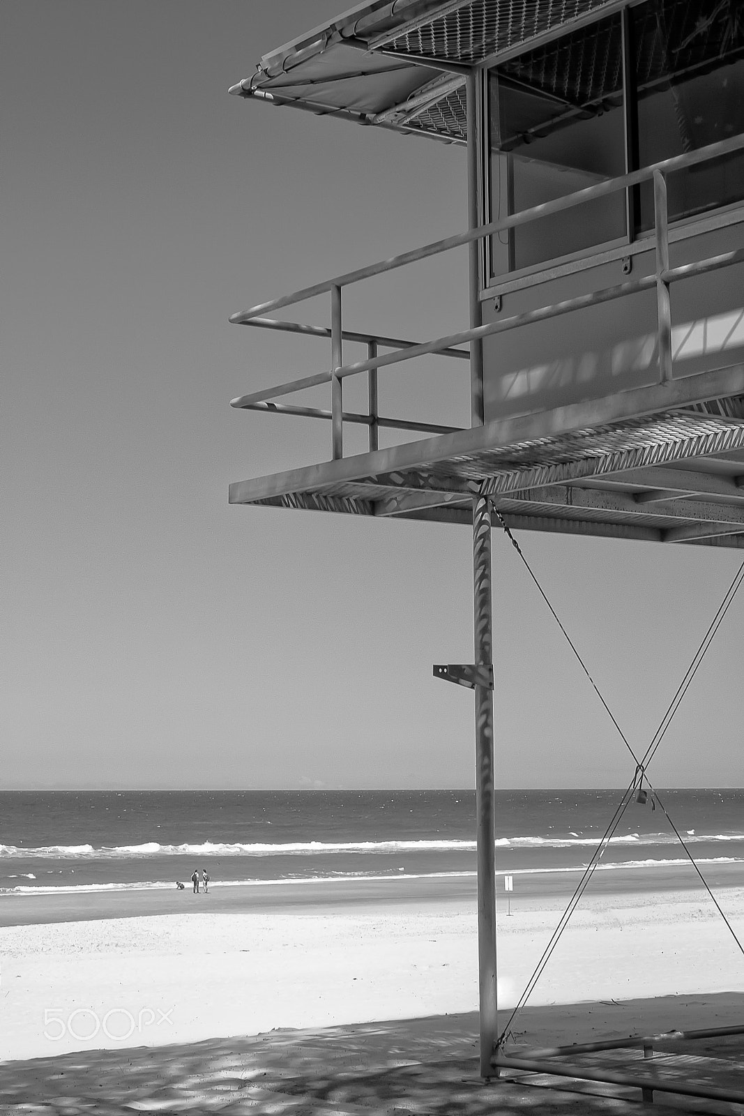 Canon EOS 50D + Canon EF 40mm F2.8 STM sample photo. Lifeguard hut on the beach photography