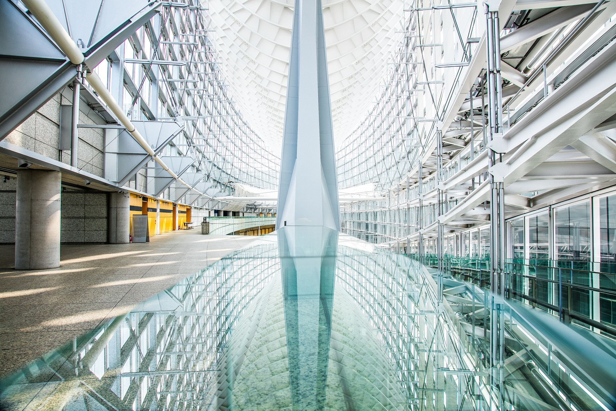 Canon EOS 5DS sample photo. Tokyo international forum photography