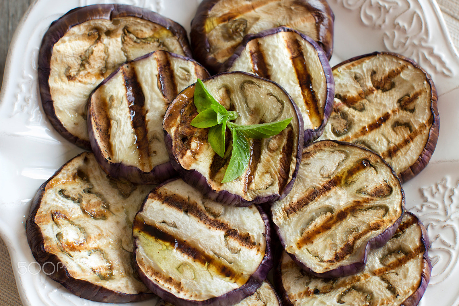 Canon EOS 650D (EOS Rebel T4i / EOS Kiss X6i) + Canon EF 50mm F1.2L USM sample photo. Grilled eggplants photography