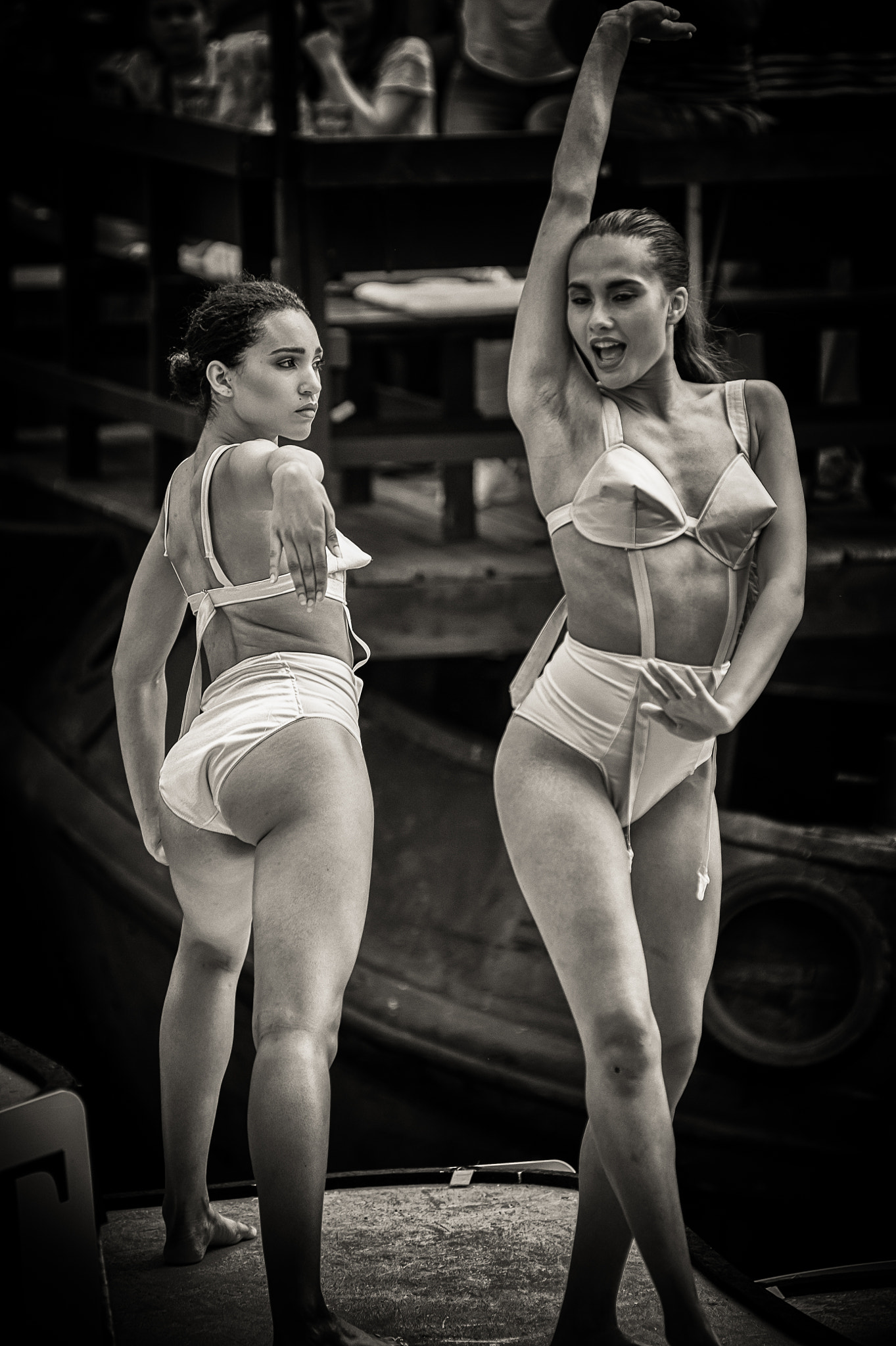 Nikon AF-Nikkor 80-200mm F2.8D ED sample photo. Dancing in amsterdam photography