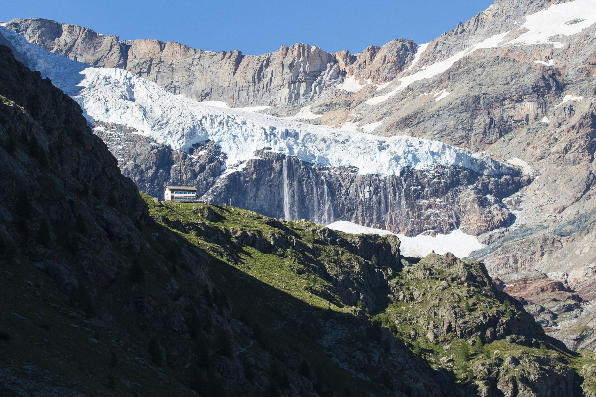 Canon EF 100-400mm F4.5-5.6L IS USM sample photo. Rifugio bignami photography