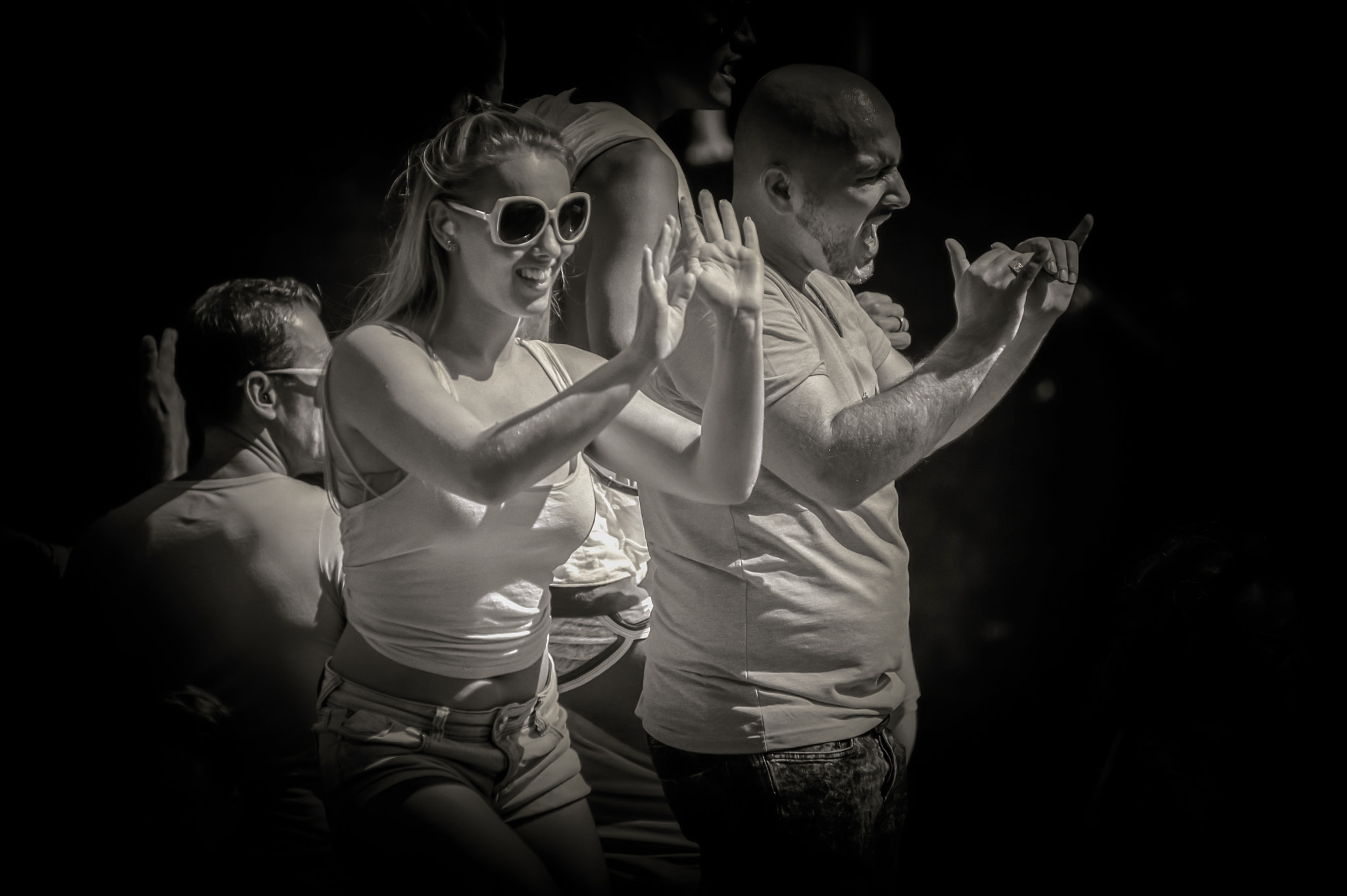 Nikon AF-Nikkor 80-200mm F2.8D ED sample photo. Dancing in amsterdam photography