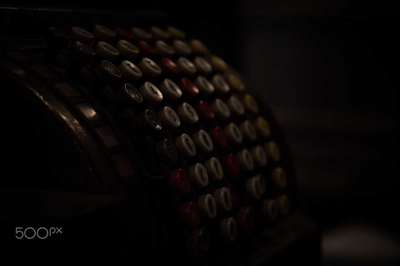 Nikon AF-S Micro-Nikkor 60mm F2.8G ED sample photo. An old machine photography