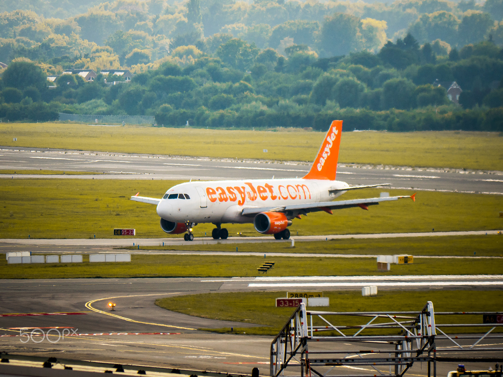 Panasonic Lumix DMC-GH4 sample photo. Easyjet a319 photography