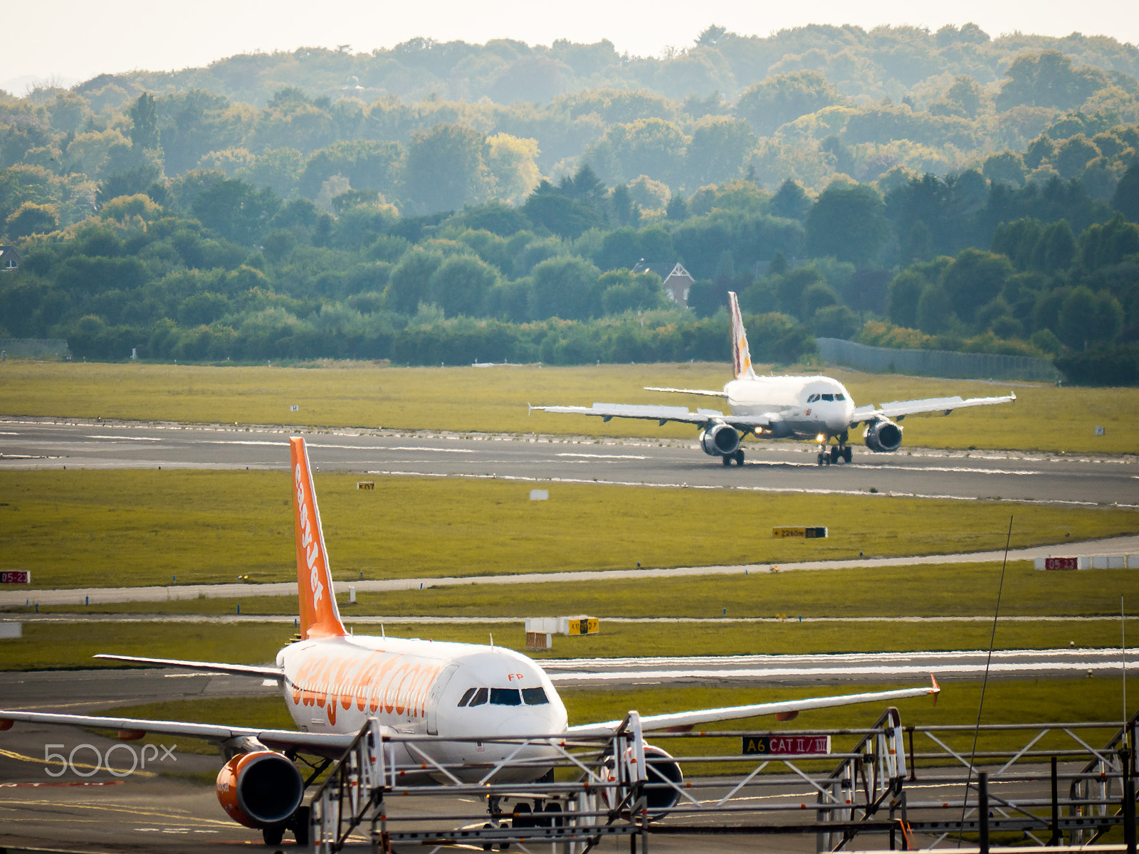 Panasonic Lumix DMC-GH4 sample photo. Easyjet & germanwings airbuses meeting photography