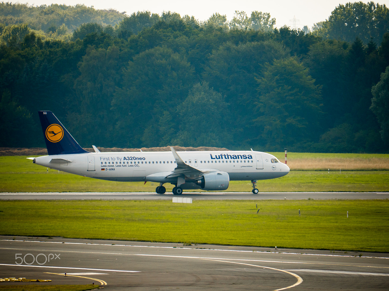 Panasonic Lumix DMC-GH4 sample photo. Lufthansa a320neo photography