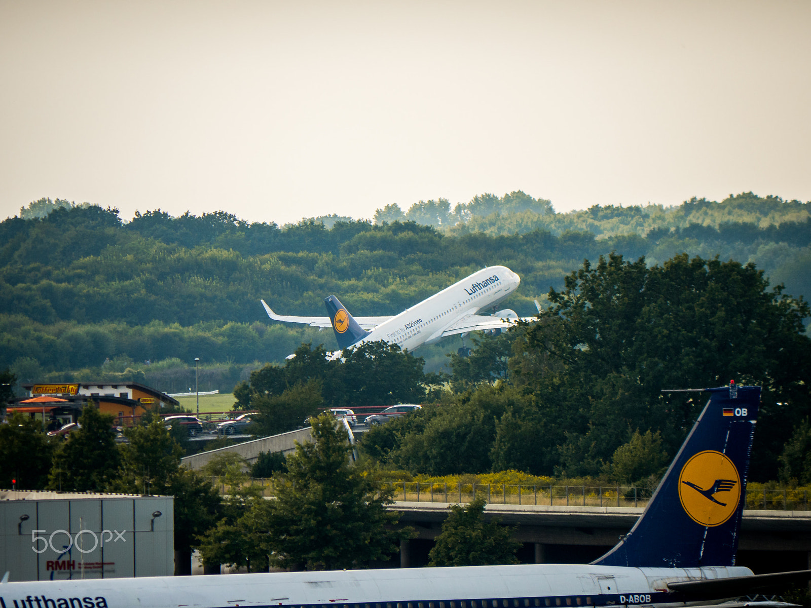 Panasonic Lumix DMC-GH4 sample photo. Lufthansa a320neo taking off photography