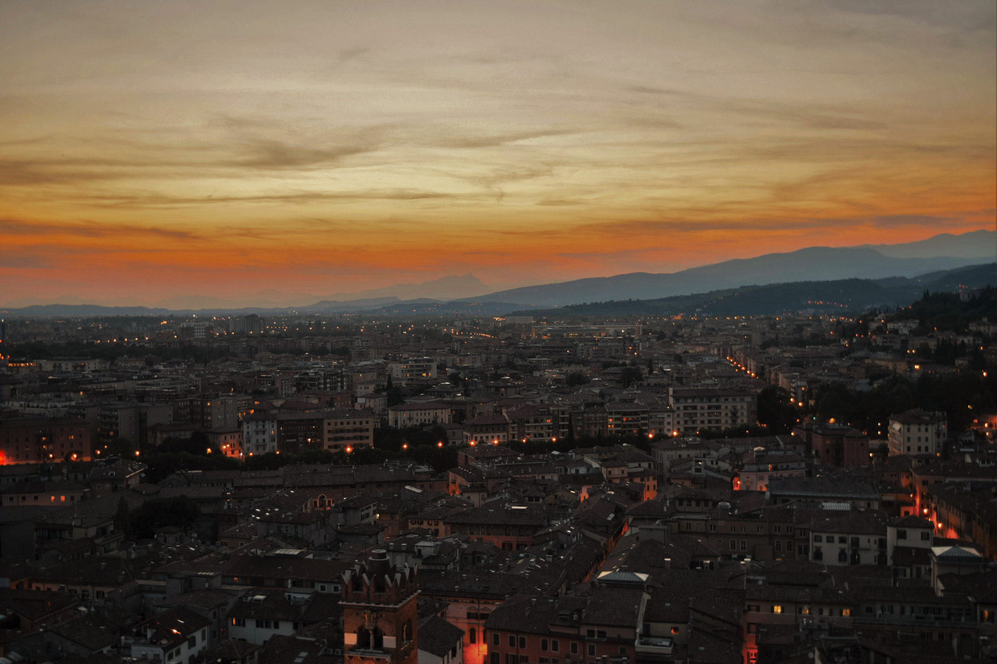 Nikon D3300 + Nikon AF Nikkor 105mm F2D DC sample photo. Verona from lamberti's tower photography