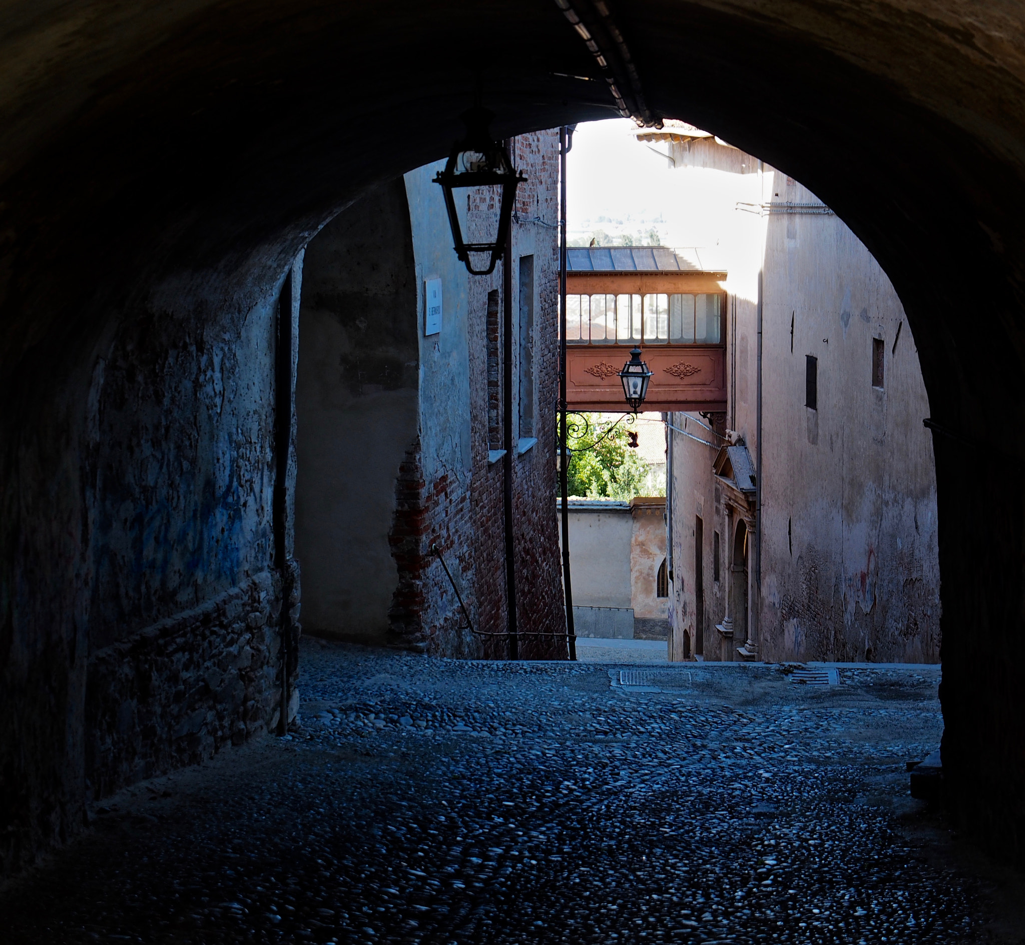Panasonic Lumix G X Vario 12-35mm F2.8 ASPH Power OIS sample photo. Crossing gates photography