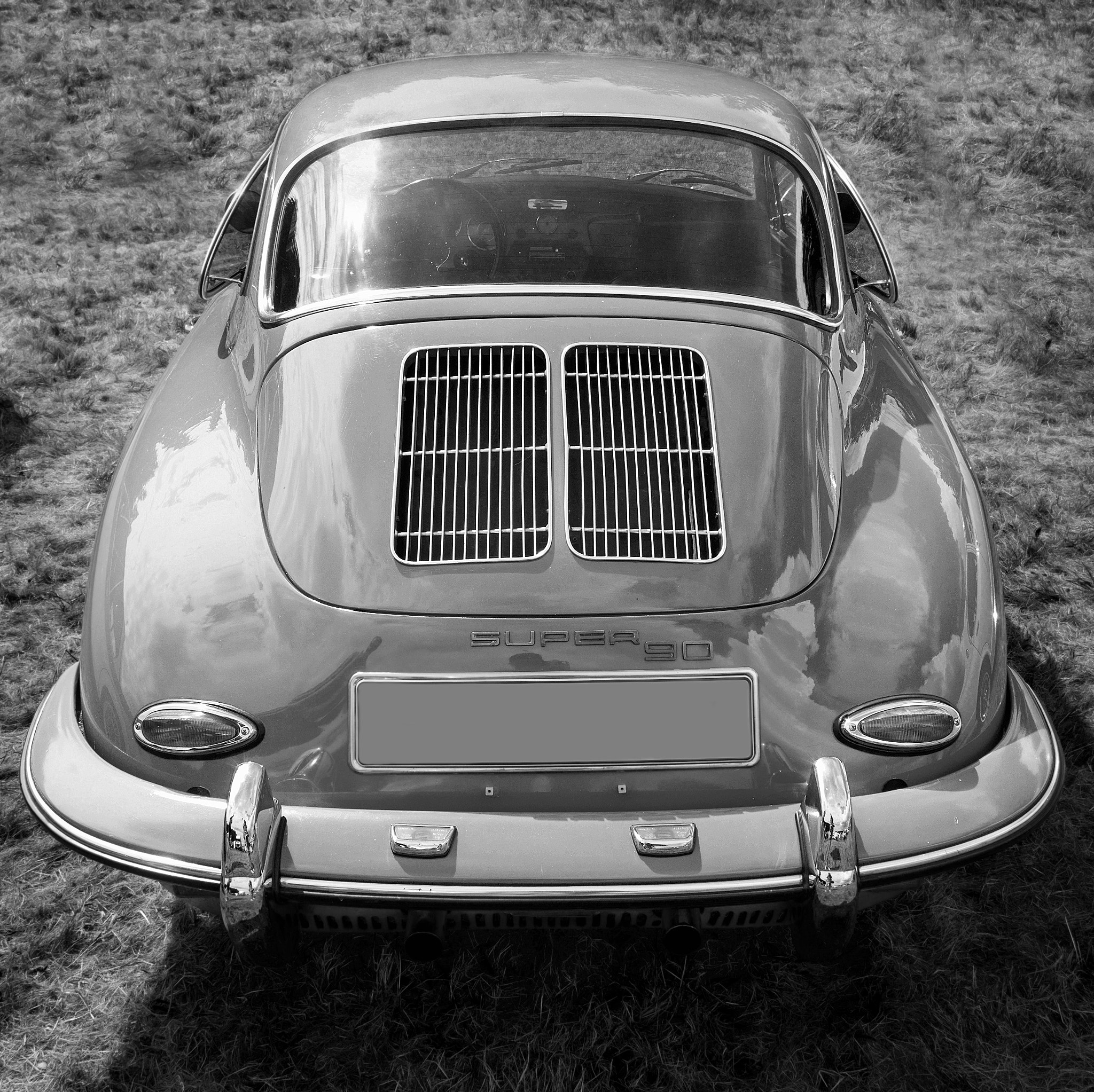 Panasonic Lumix DMC-GX85 (Lumix DMC-GX80 / Lumix DMC-GX7 Mark II) sample photo. "oldtimer porsche!" photography