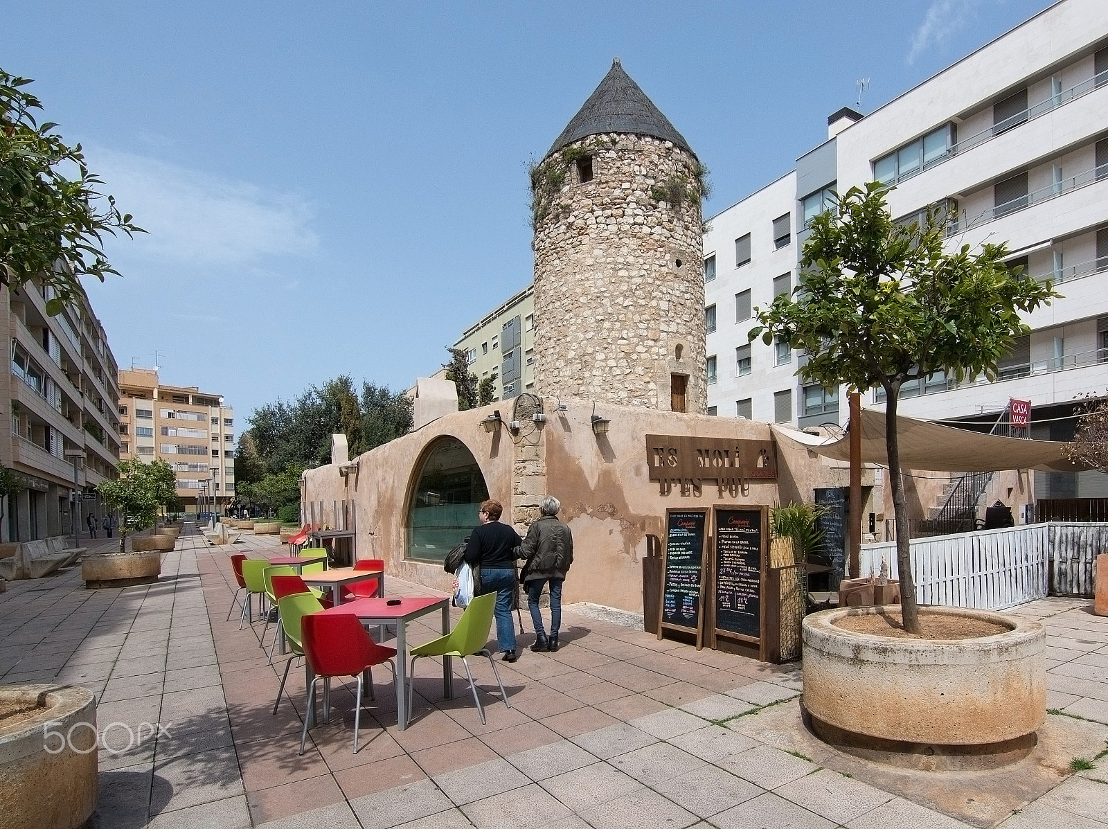 FSA-L2, EDG 65, 800mm F13 G sample photo. Windmill restaurant in quattro molinos photography