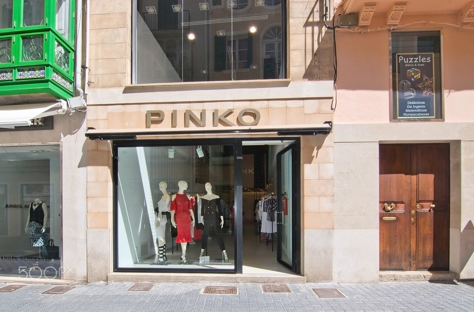 Nikon D7100 sample photo. Pinko fashion store photography