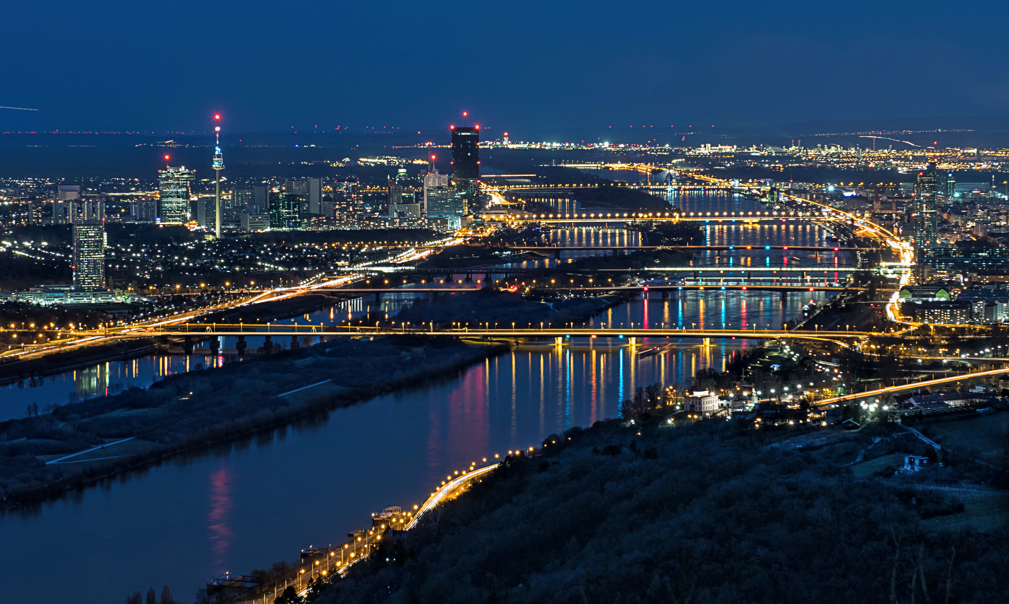 Nikon AF-S Nikkor 24-70mm F2.8G ED sample photo. Panoramic view on vienna city at night photography