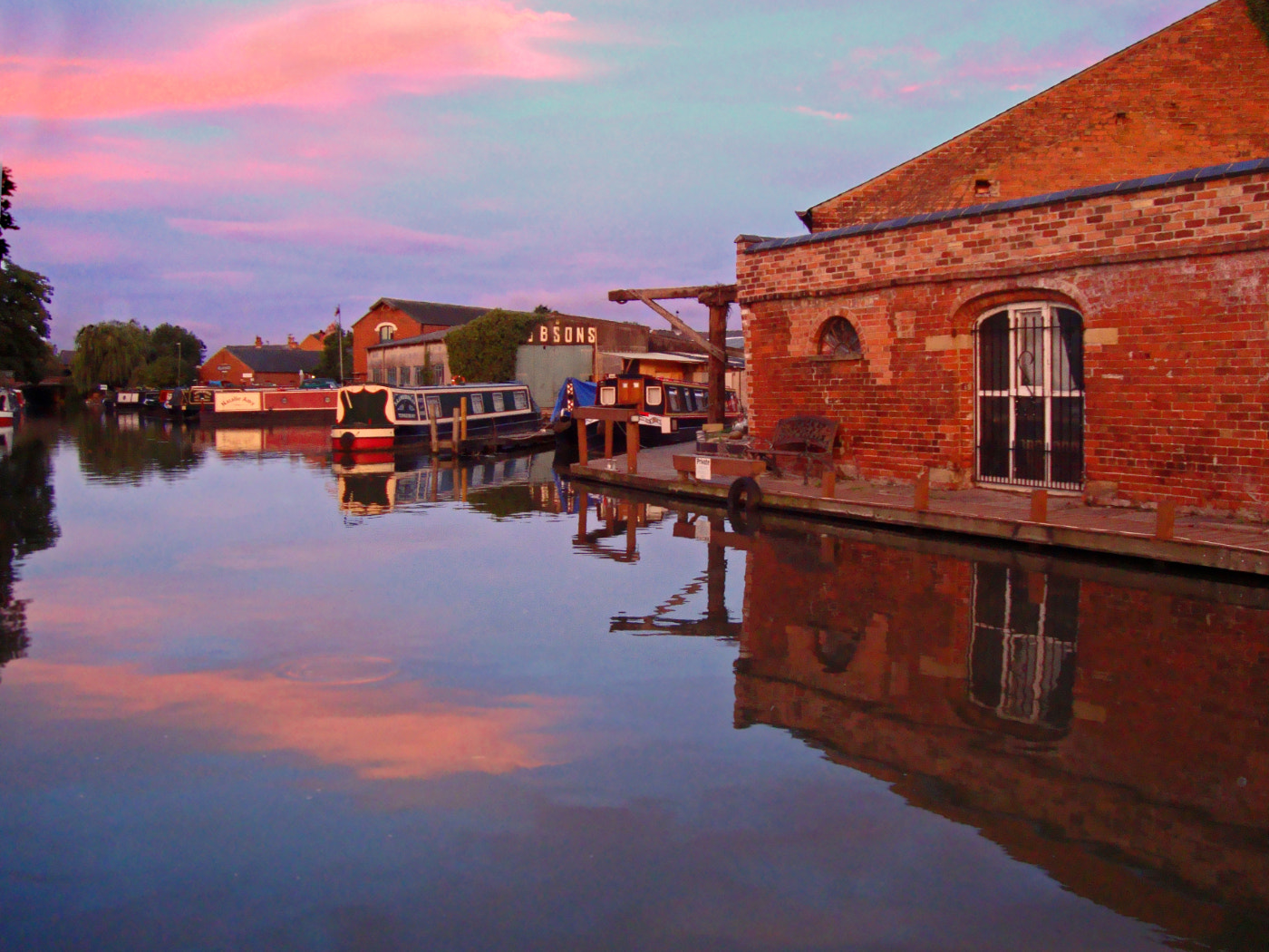 Sony DSC-W210 sample photo. Trent and mersey canal photography