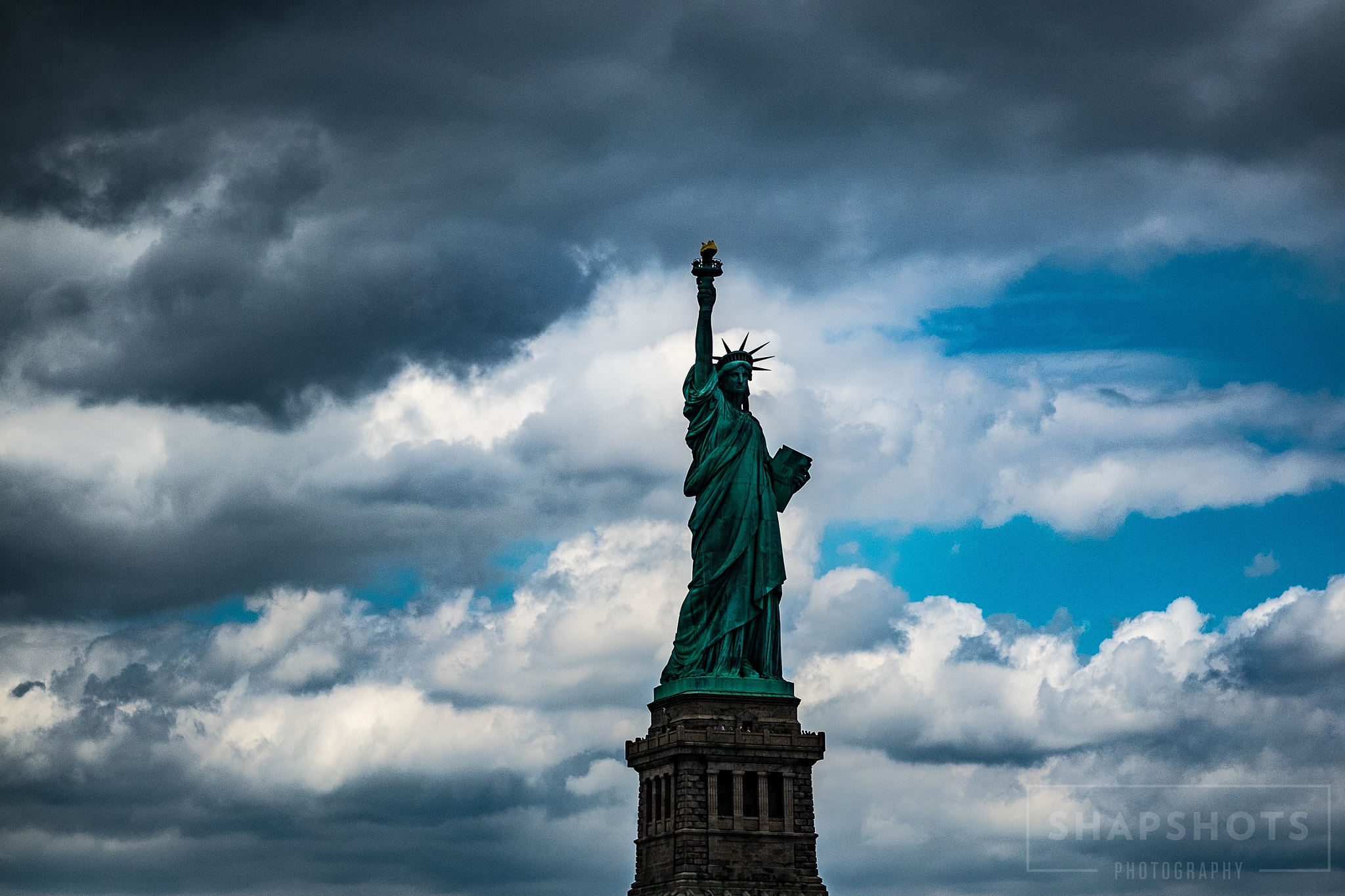 Fujifilm X-T10 + Fujifilm XF 56mm F1.2 R APD sample photo. Statue of liberty photography