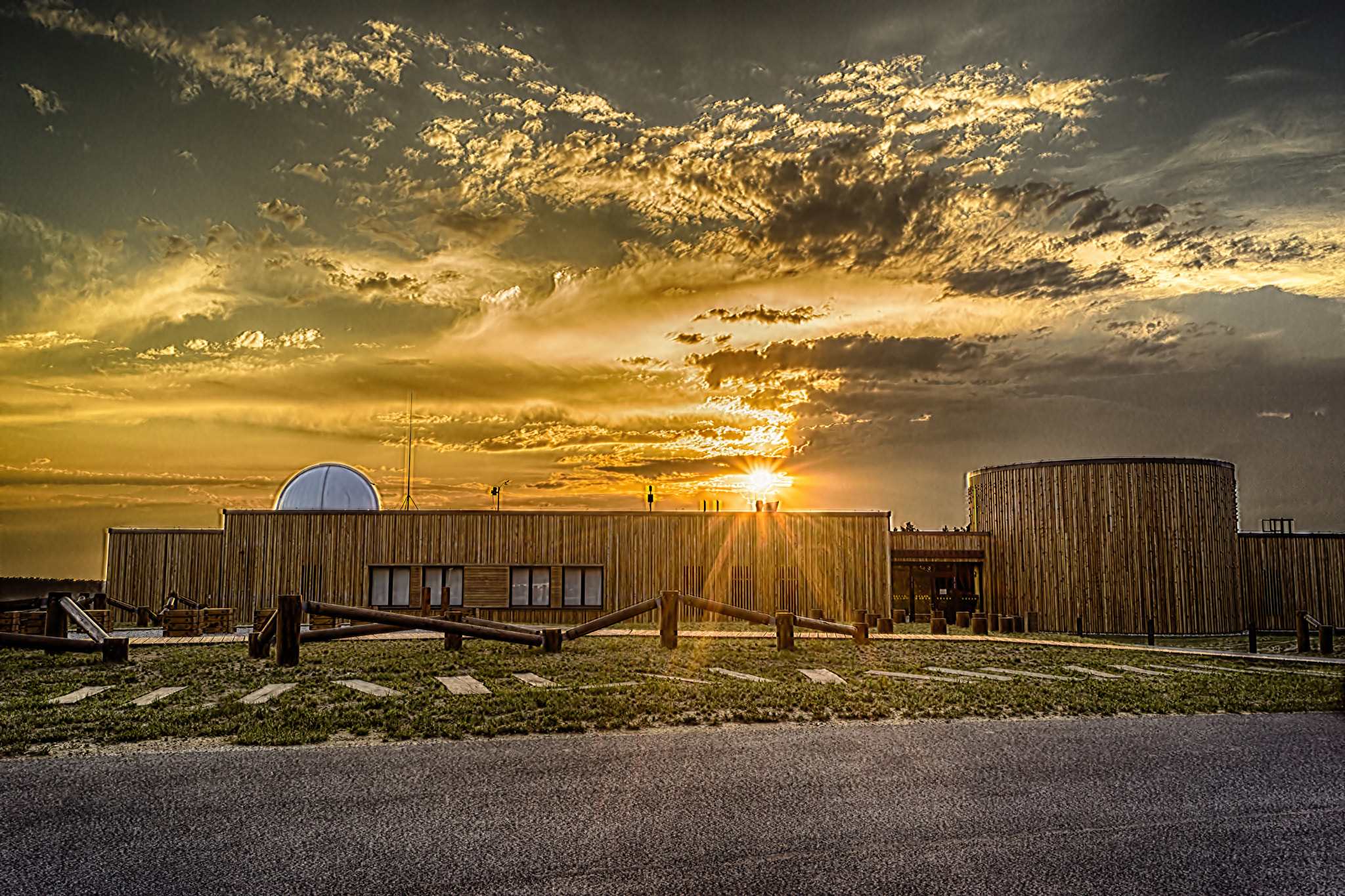 Sony SLT-A68 sample photo. Observatory & sunset photography