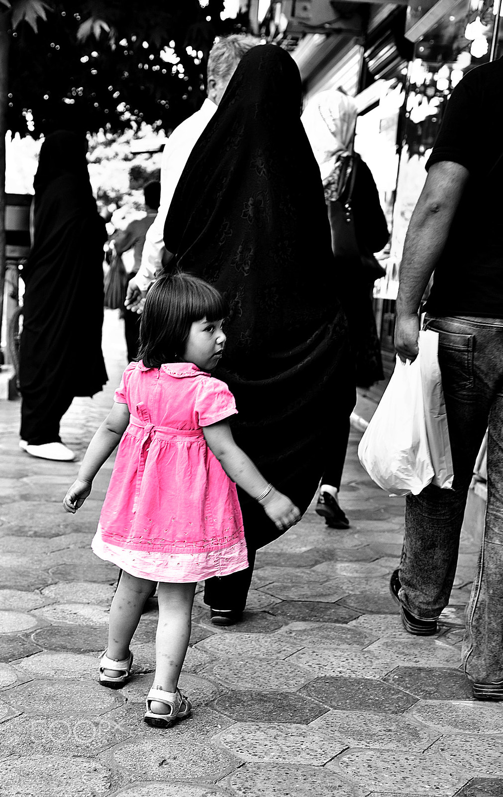 AF Zoom-Nikkor 35-135mm f/3.5-4.5 N sample photo. Pink girl photography