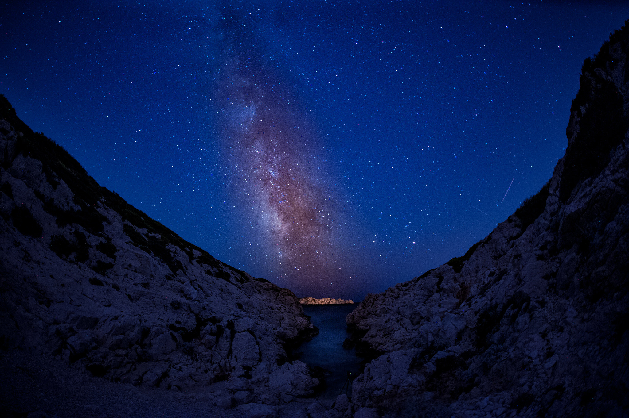 Nikon D700 + Sigma 15mm F2.8 EX DG Diagonal Fisheye sample photo. Voie lactée sur la mounine photography