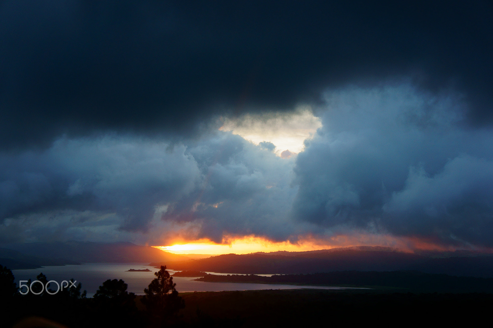 Tamron 18-200mm F3.5-6.3 Di III VC sample photo. Heaven and hell photography