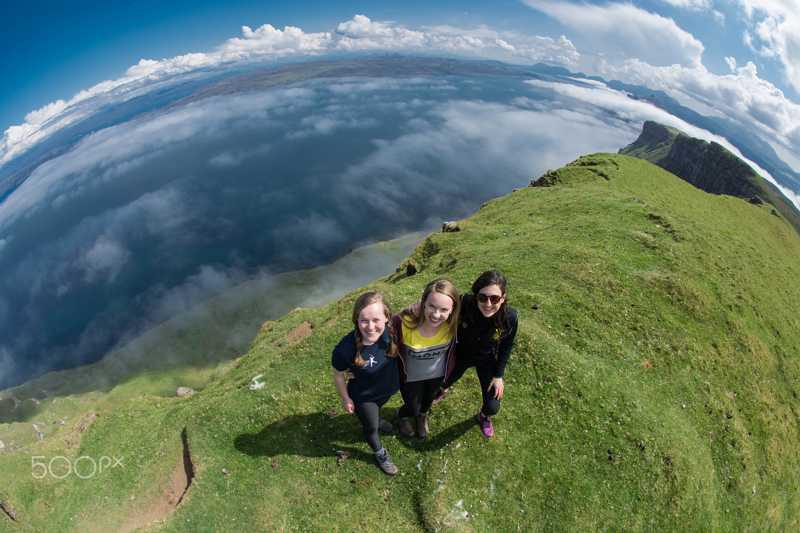 Nikon D5200 + Sigma 10mm F2.8 EX DC HSM Diagonal Fisheye sample photo. Skye 2016 photography