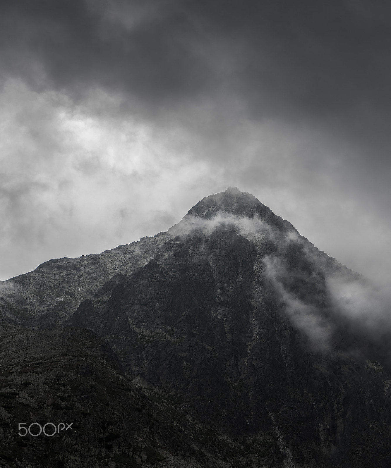 OLYMPUS M.12-50mm F3.5-6.3 sample photo. Moody mountains photography
