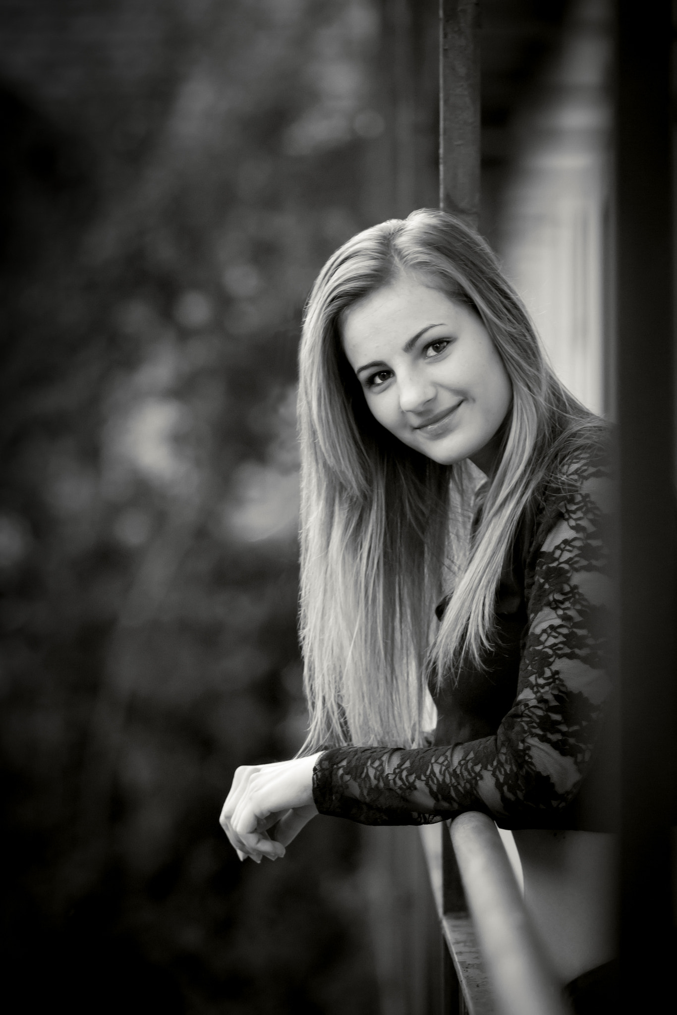 Canon EOS 40D + Canon EF 85mm F1.8 USM sample photo. Smiling at you photography