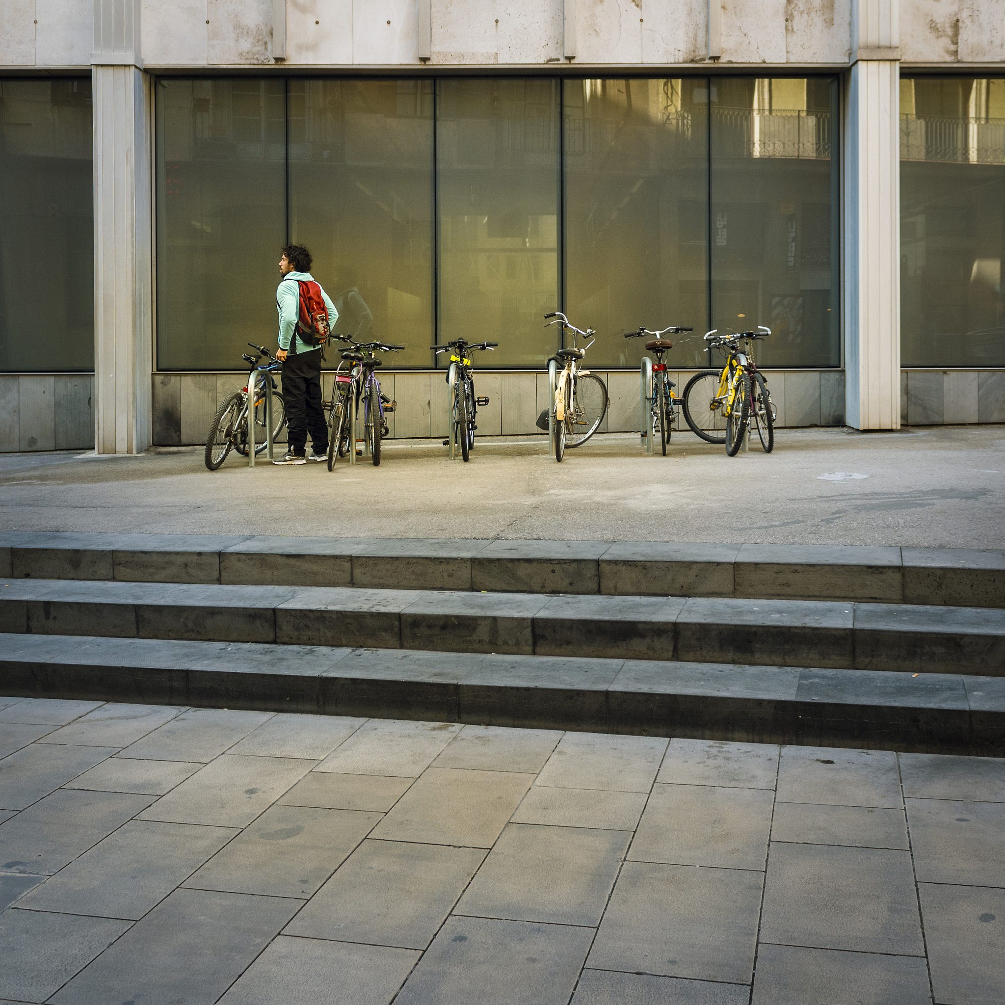 Nikon D750 + Sigma 24-70mm F2.8 EX DG Macro sample photo. El parking photography