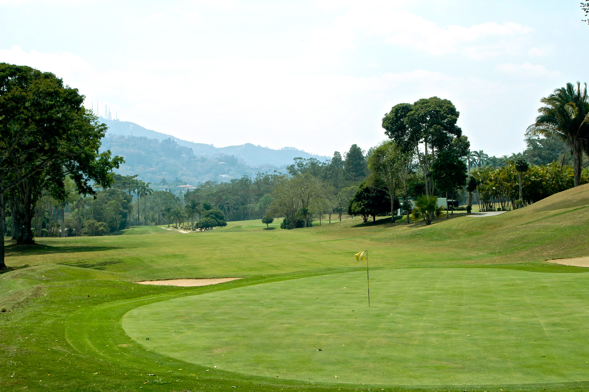 Canon EF 35-105mm f/4.5-5.6 sample photo. Caracas country club photography