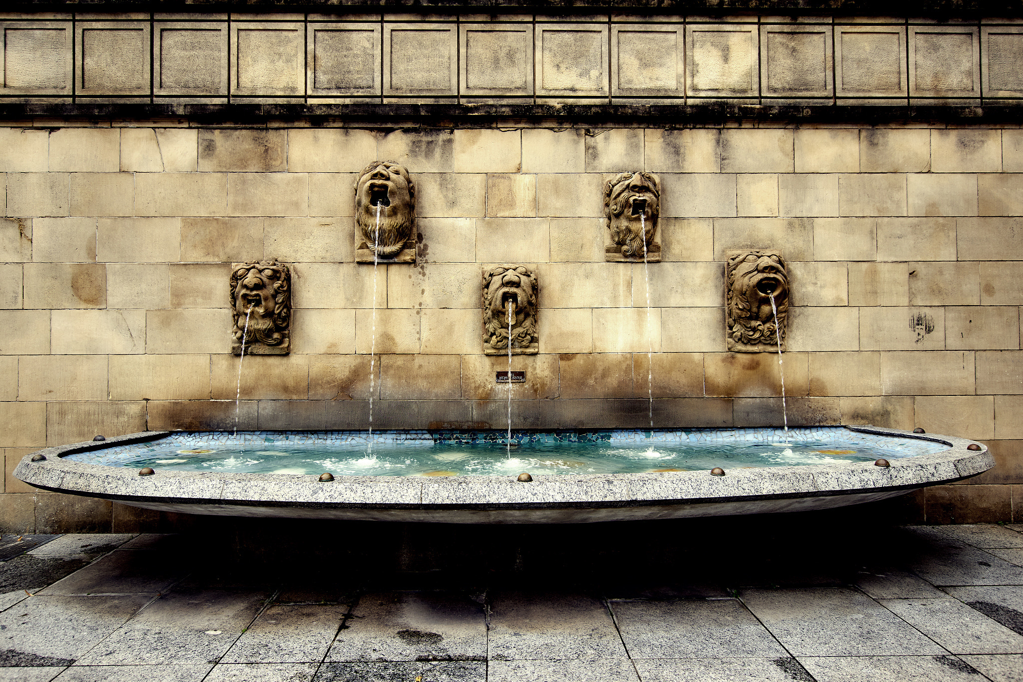 10-20mm F3.5 sample photo. Fountain at the notre dame cathedral, luxembourg photography