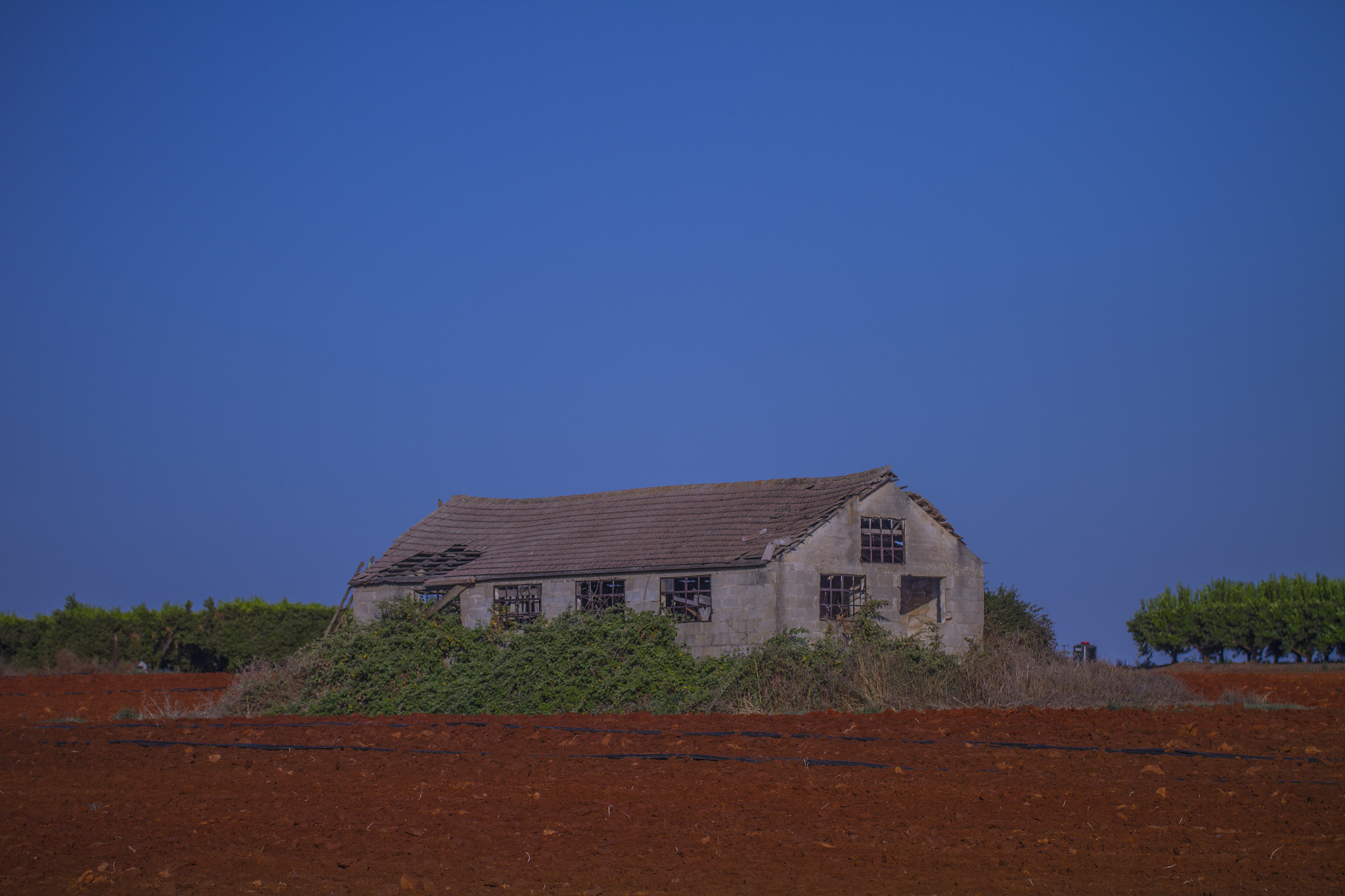 Sigma 50-100mm F1.8 DC HSM Art sample photo. Old house photography