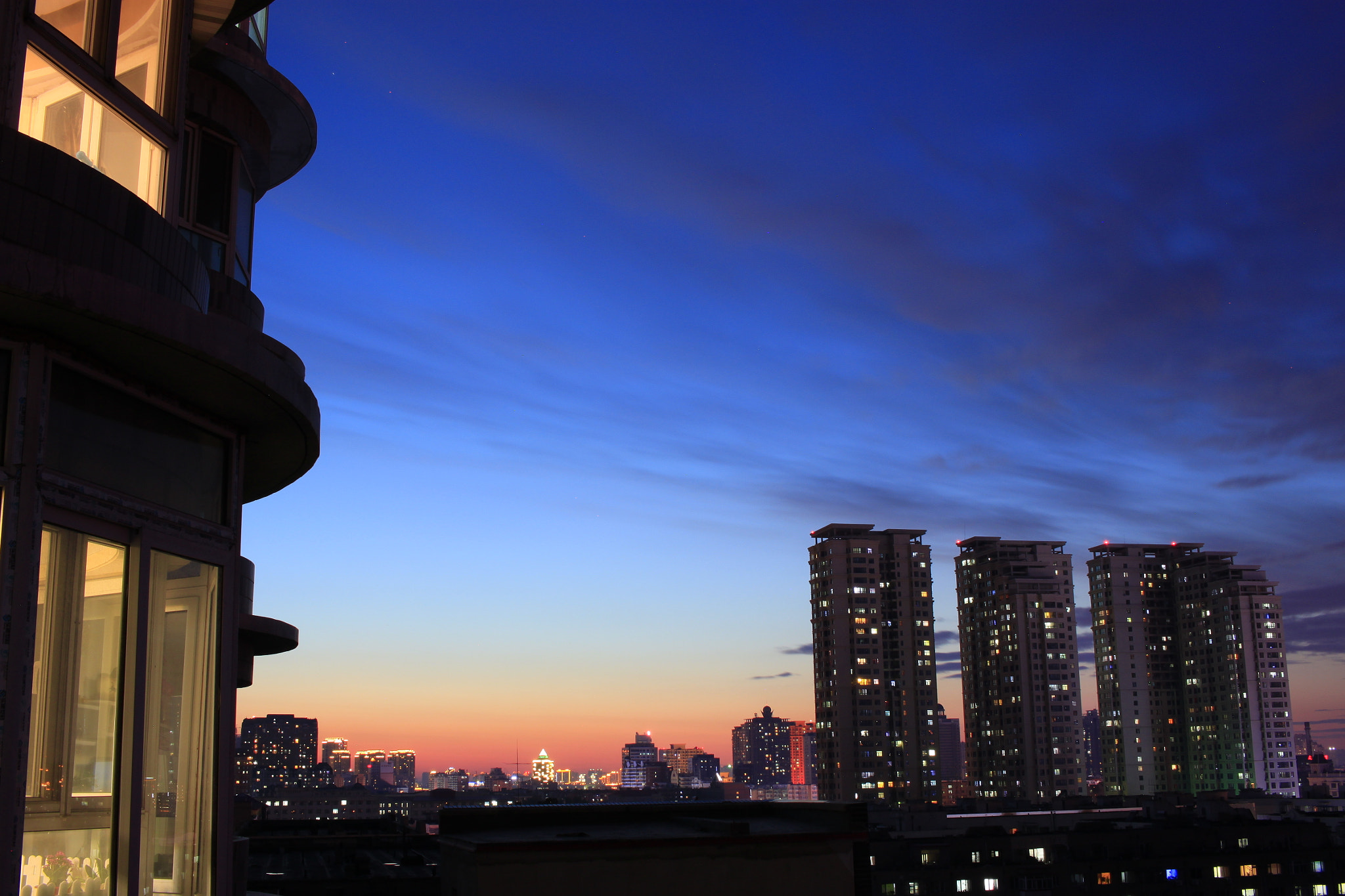 Canon EF-S 24mm F2.8 STM sample photo. Sunset at home photography