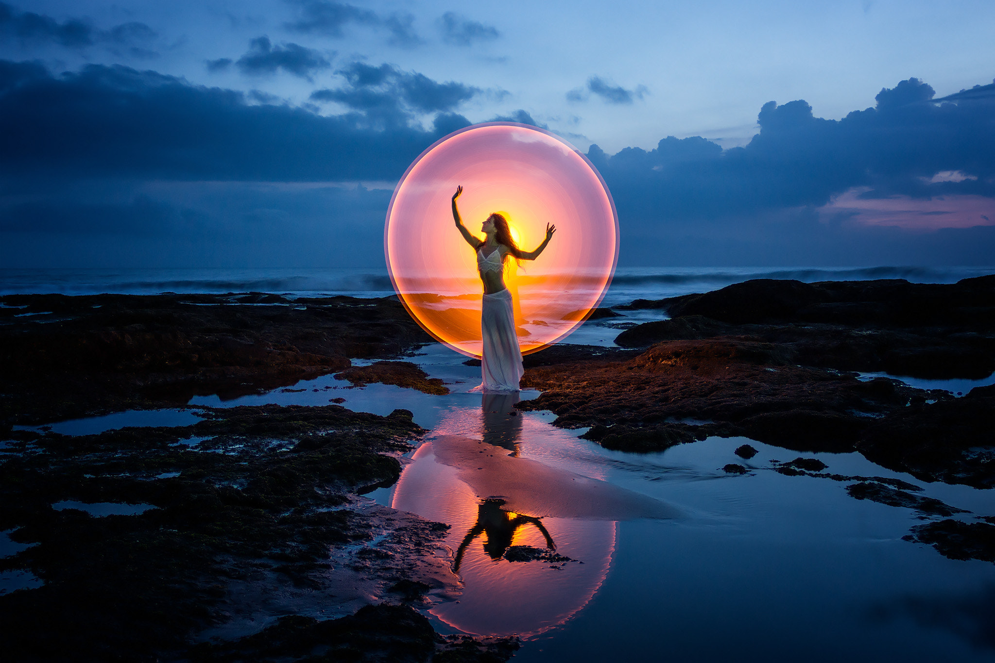 Canon EF 35mm F1.4L II USM sample photo. One second light-painting photography