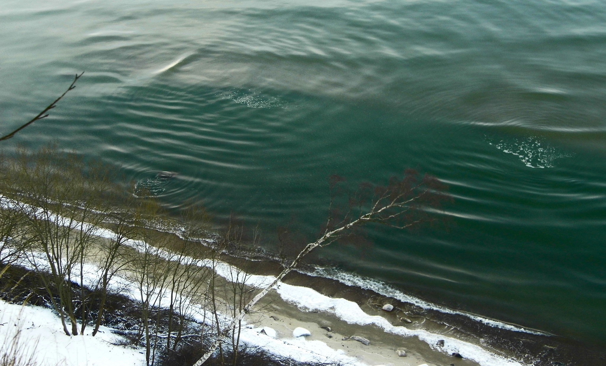 Panasonic Lumix DMC-LZ20 sample photo. Unusual waves on iced sea photography