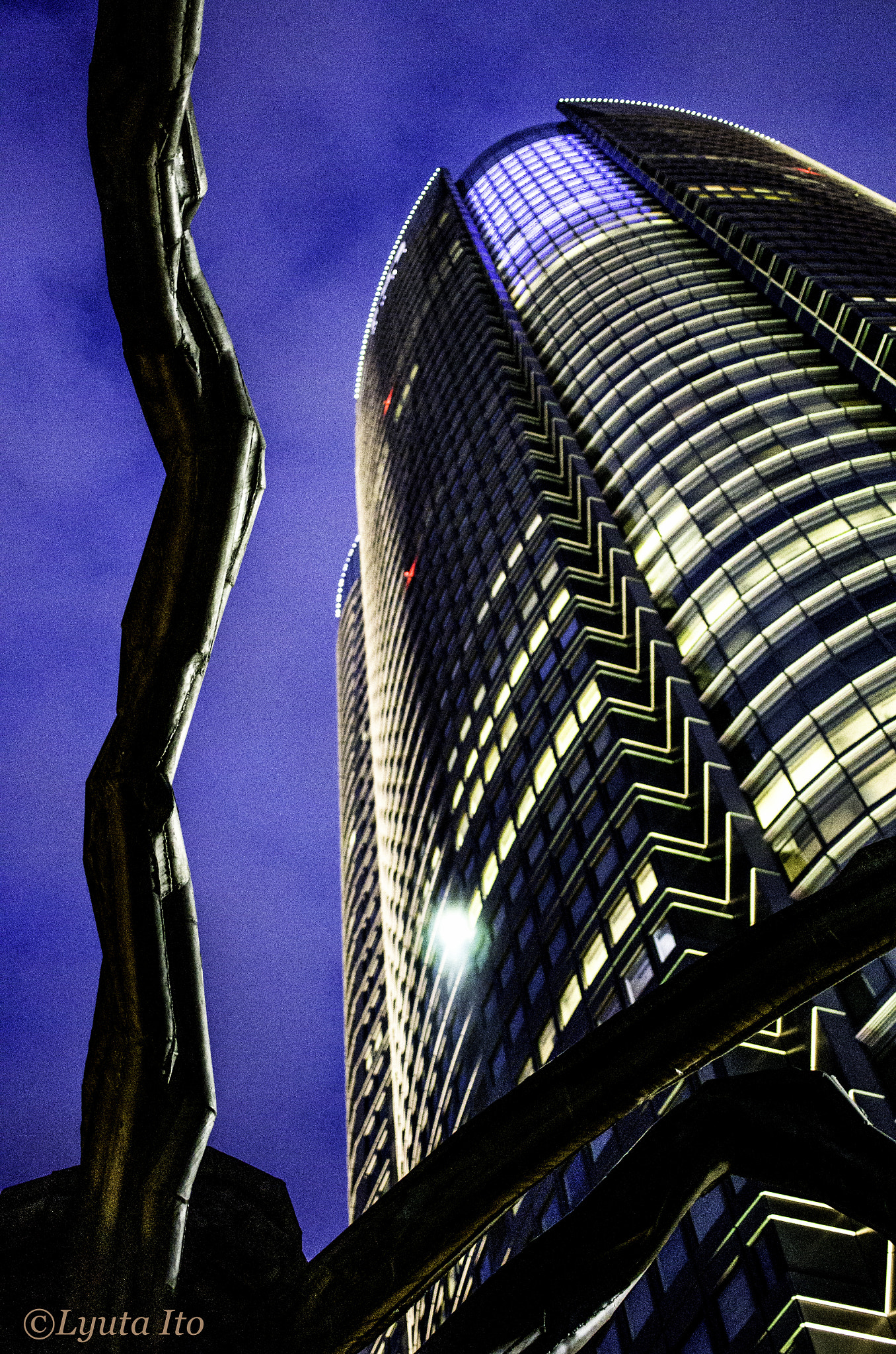 Pentax smc DA 35mm F2.8 Macro Limited sample photo. A building photography