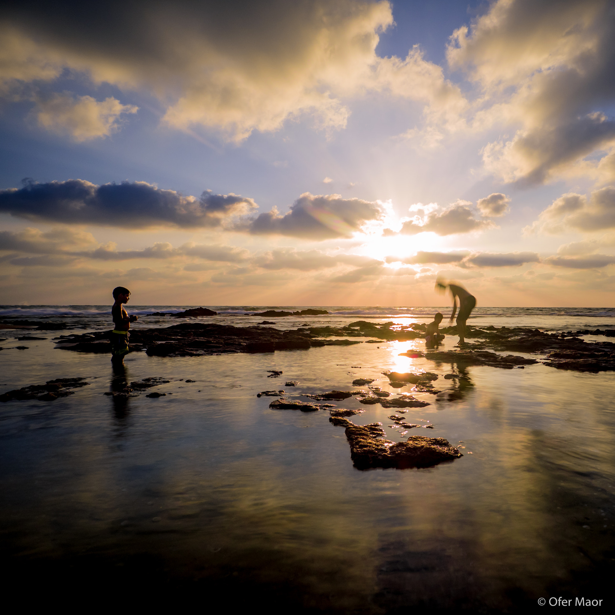 Olympus OM-D E-M1 + OLYMPUS M.9-18mm F4.0-5.6 sample photo. Sunset silhouettes photography