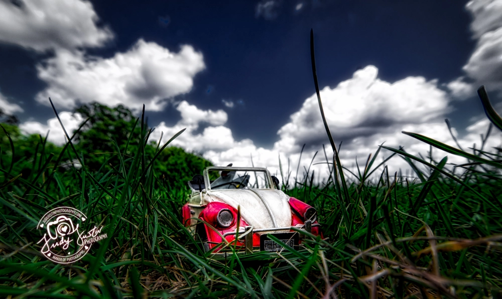 Sony FE 28mm F2 sample photo. Rush photography