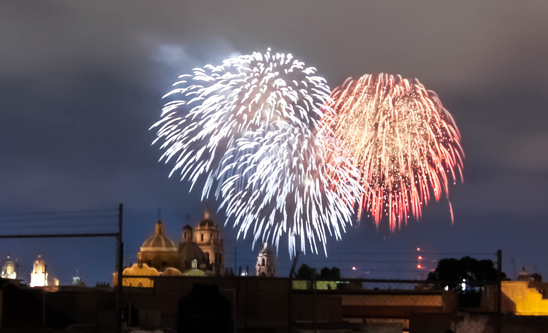 Sony SLT-A33 + Sony DT 18-55mm F3.5-5.6 SAM sample photo. Fireworks photography