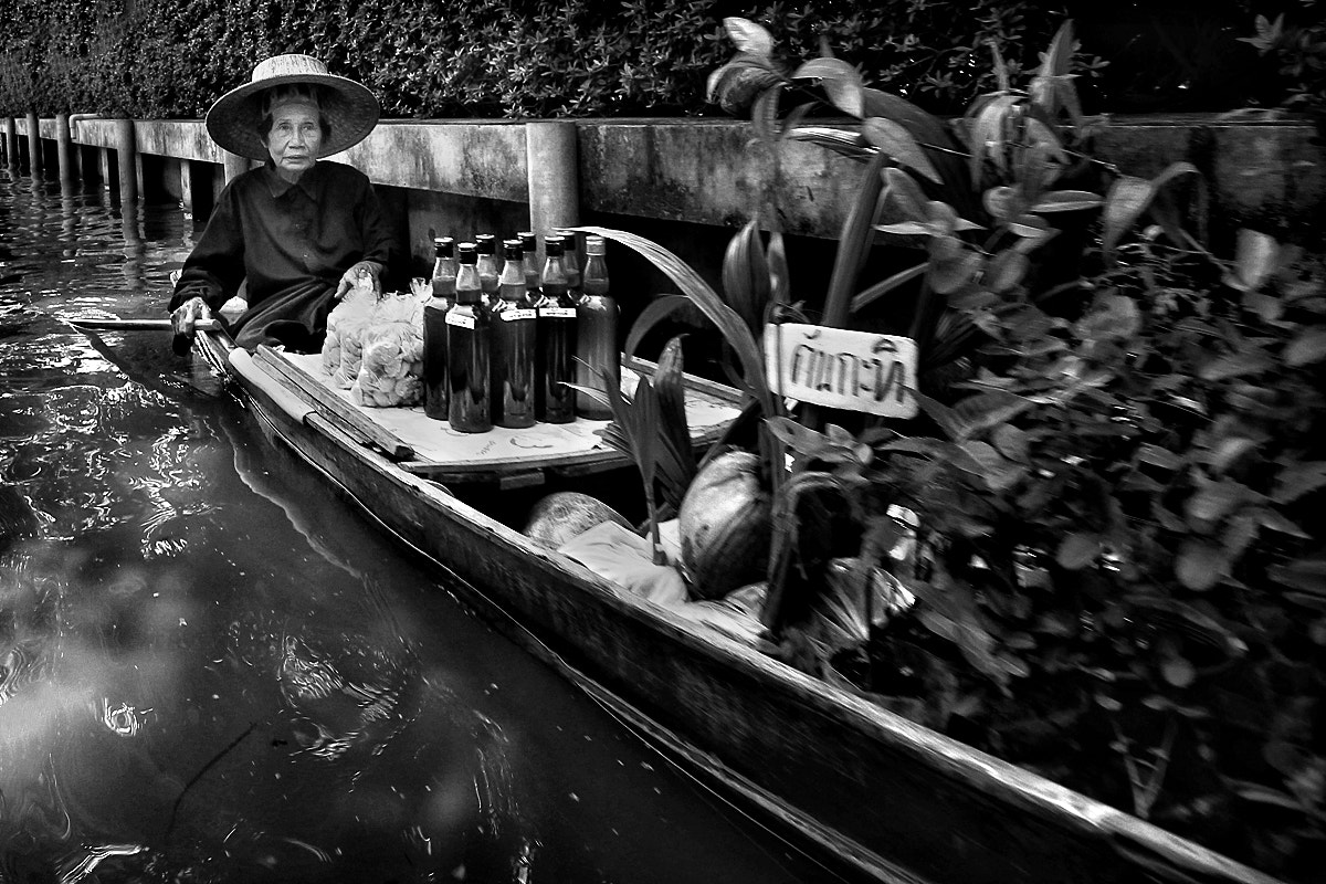 Canon EOS 100D (EOS Rebel SL1 / EOS Kiss X7) sample photo. Boat dweller photography