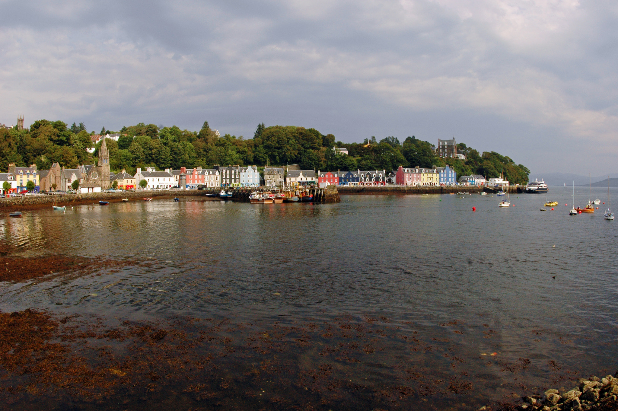 Nikon D70 + Nikon AF Fisheye-Nikkor 16mm F2.8D sample photo. Tobermory photography