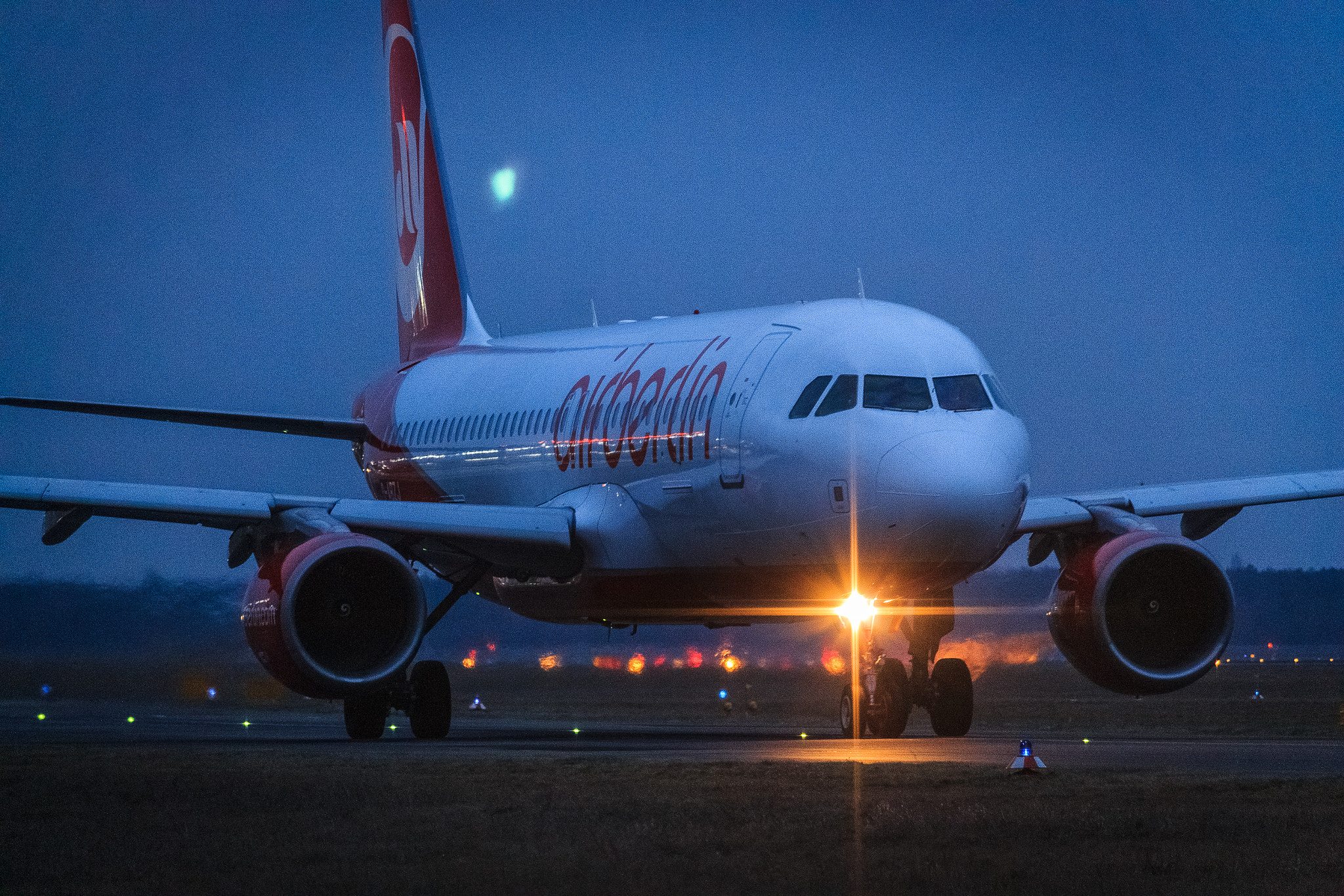 Canon EF-S 55-250mm F4-5.6 IS STM sample photo. Airberlin airbus before take-off photography