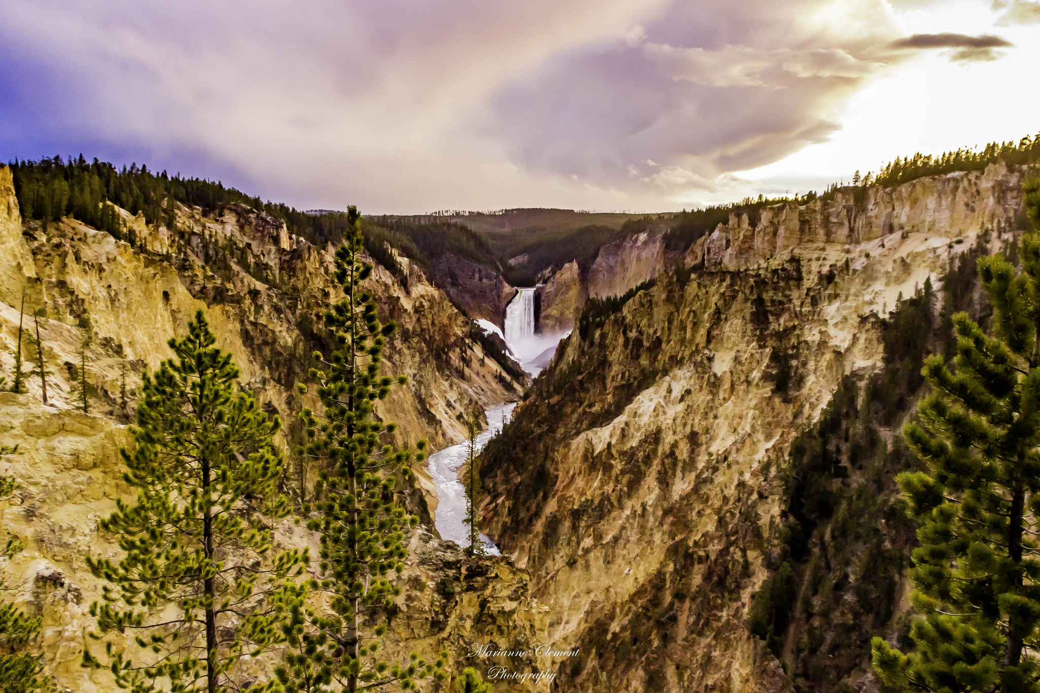 Canon EOS 1200D (EOS Rebel T5 / EOS Kiss X70 / EOS Hi) sample photo. Upper yellowstone falls at sunset photography