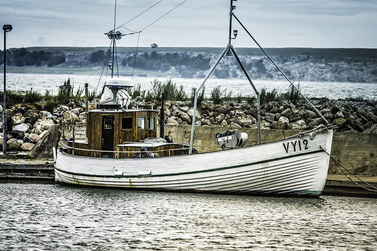 Sigma 70-200mm F2.8 EX DG Macro HSM II sample photo. The fishing boat photography