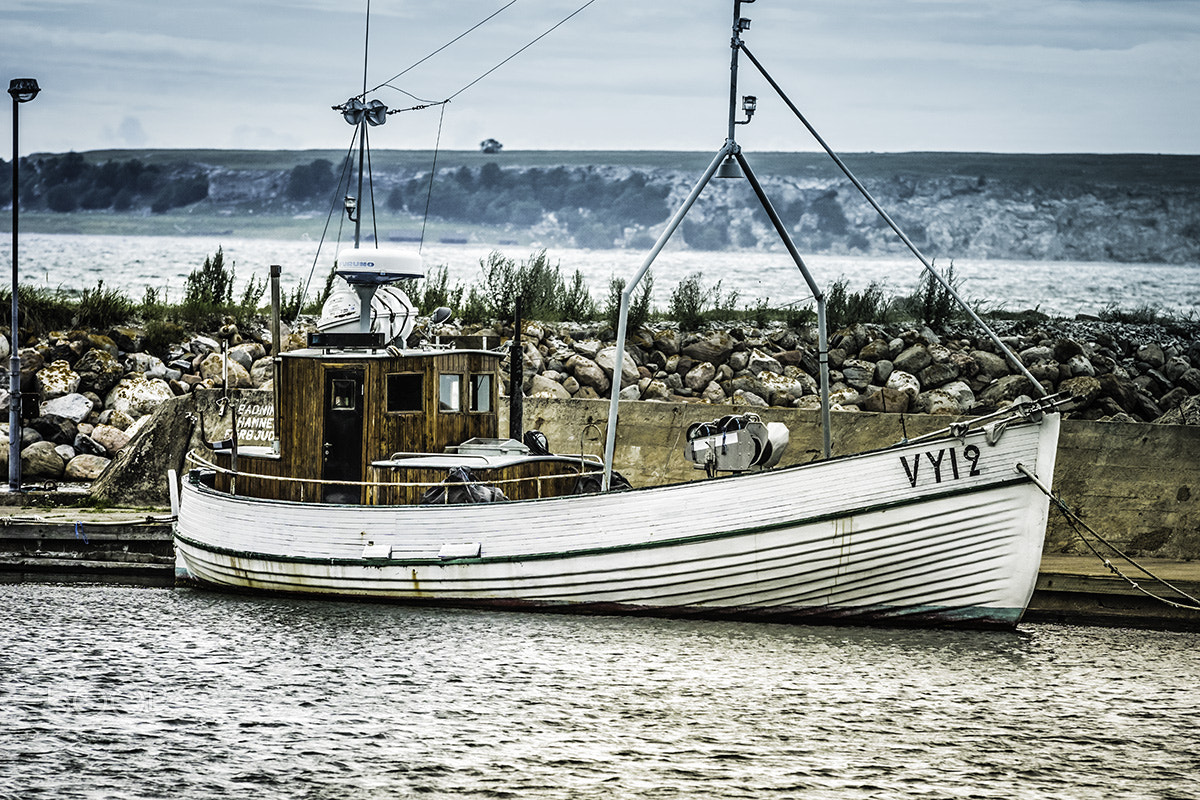 Sony ILCA-77M2 + Sigma 70-200mm F2.8 EX DG Macro HSM II sample photo. The fishing boat photography