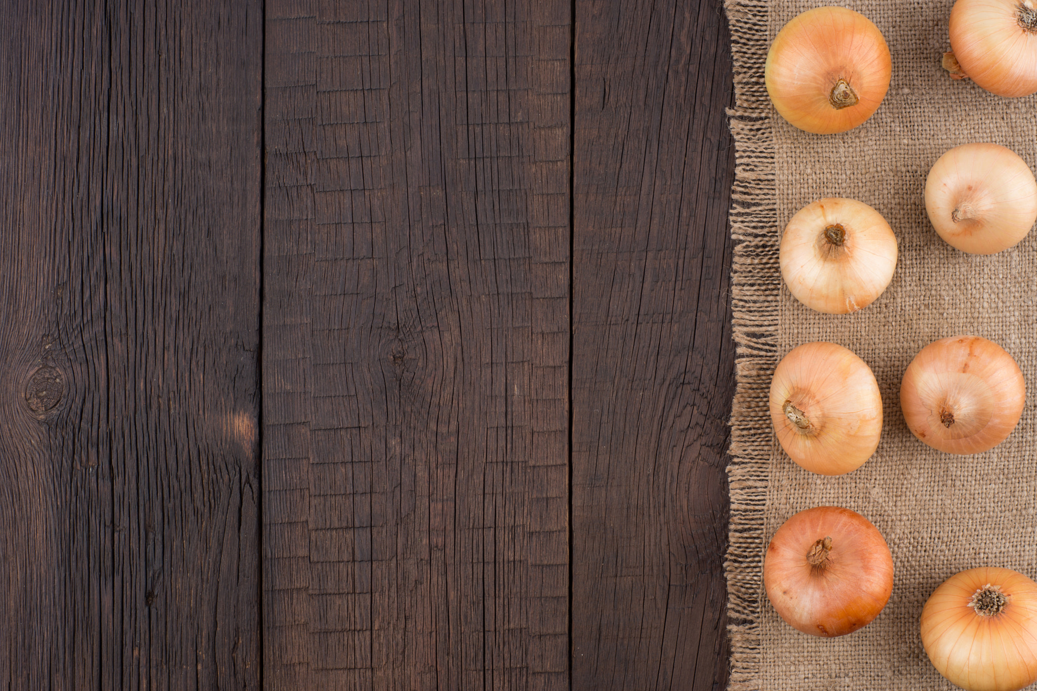 Sony a99 II + Minolta AF 50mm F1.7 sample photo. Onions on old wooden table. photography