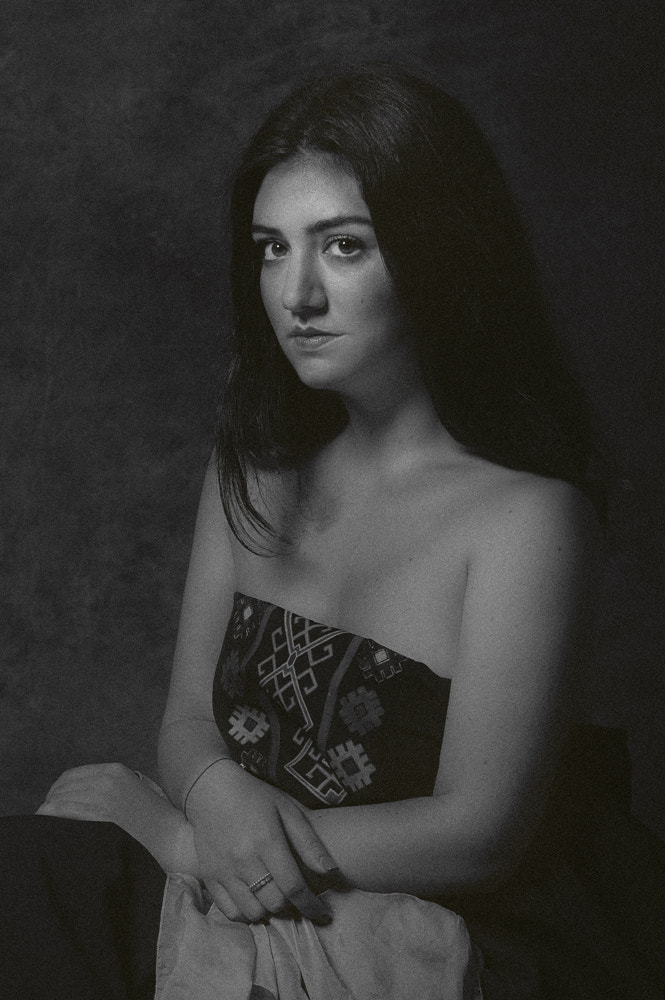 Pentax smc DA* 50-135mm F2.8 ED (IF) SDM sample photo. Armenian woman photography