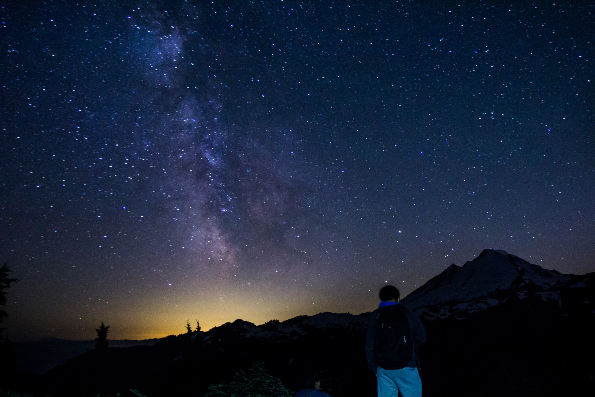 Canon EOS 600D (Rebel EOS T3i / EOS Kiss X5) + Canon EF 17-40mm F4L USM sample photo. Milky way over mount baker photography